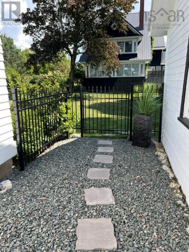 86 Queen Street Property Photo 27