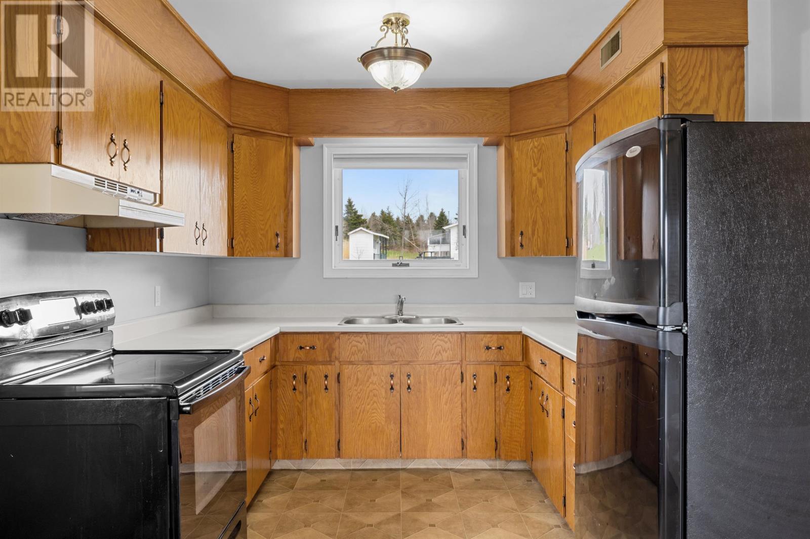 7 Bayview Crescent Property Photo 6