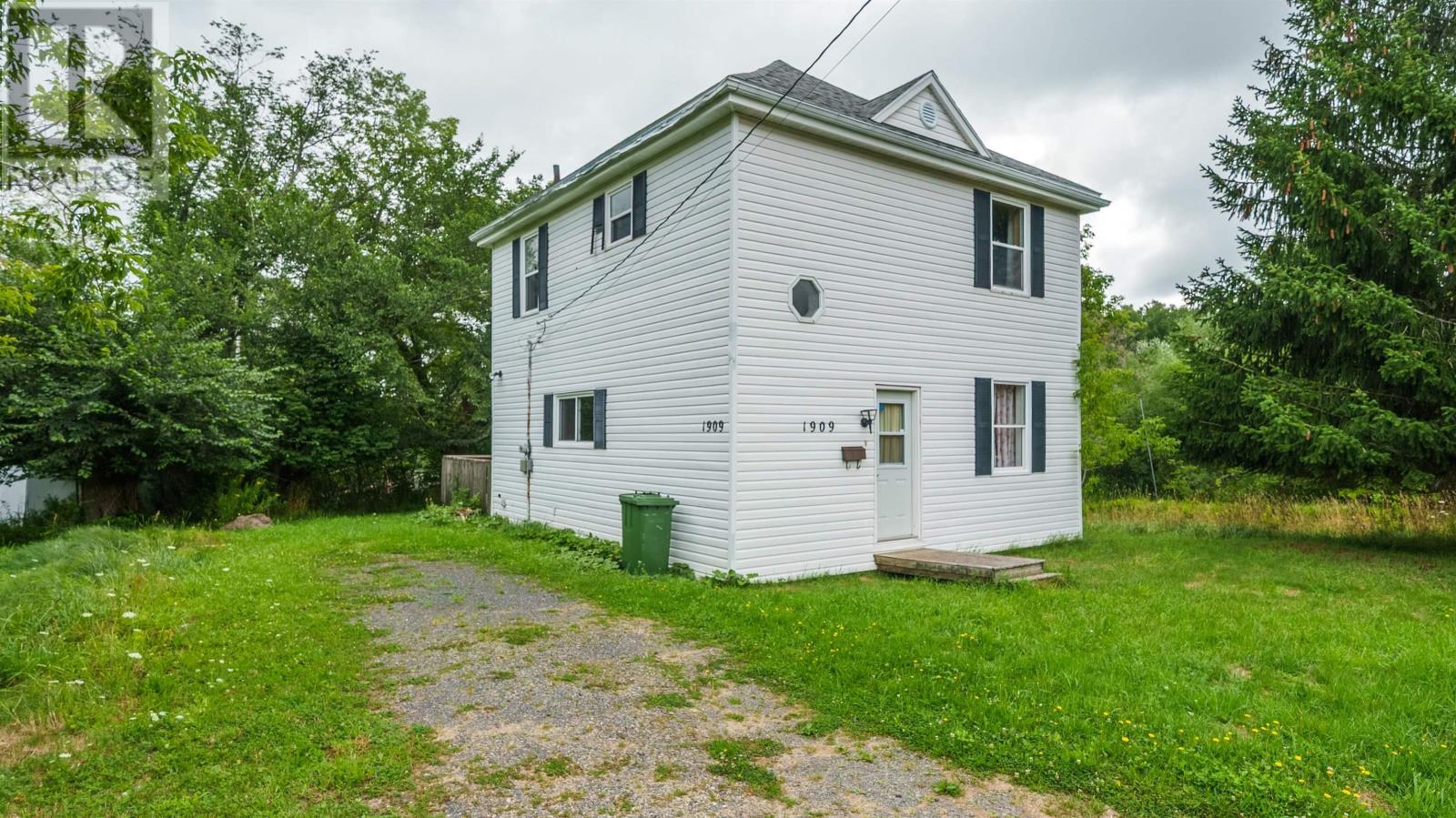 1909 Campbells Road Property Photo 1