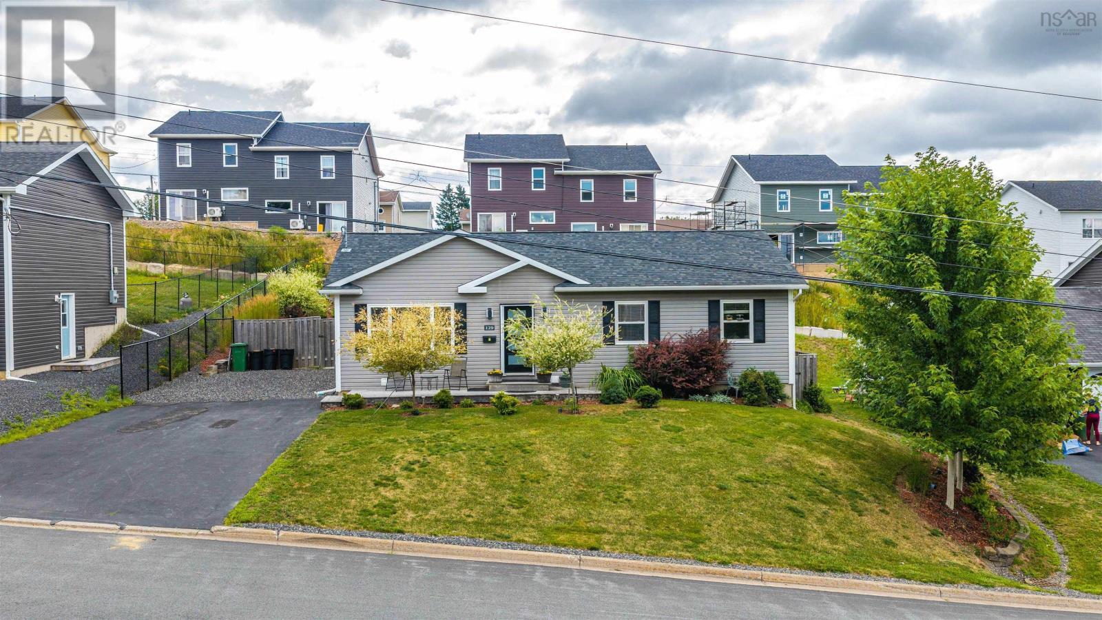 129 Birchview Crescent Property Photo 2