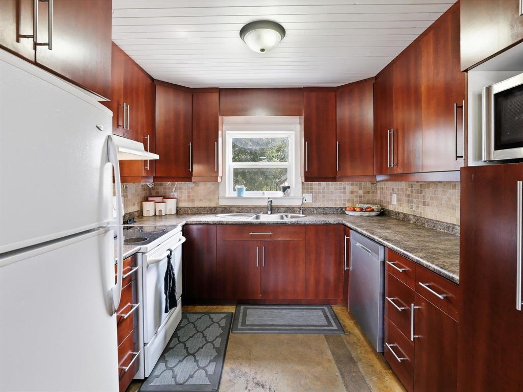 71 Shady Lane Property Photo 8