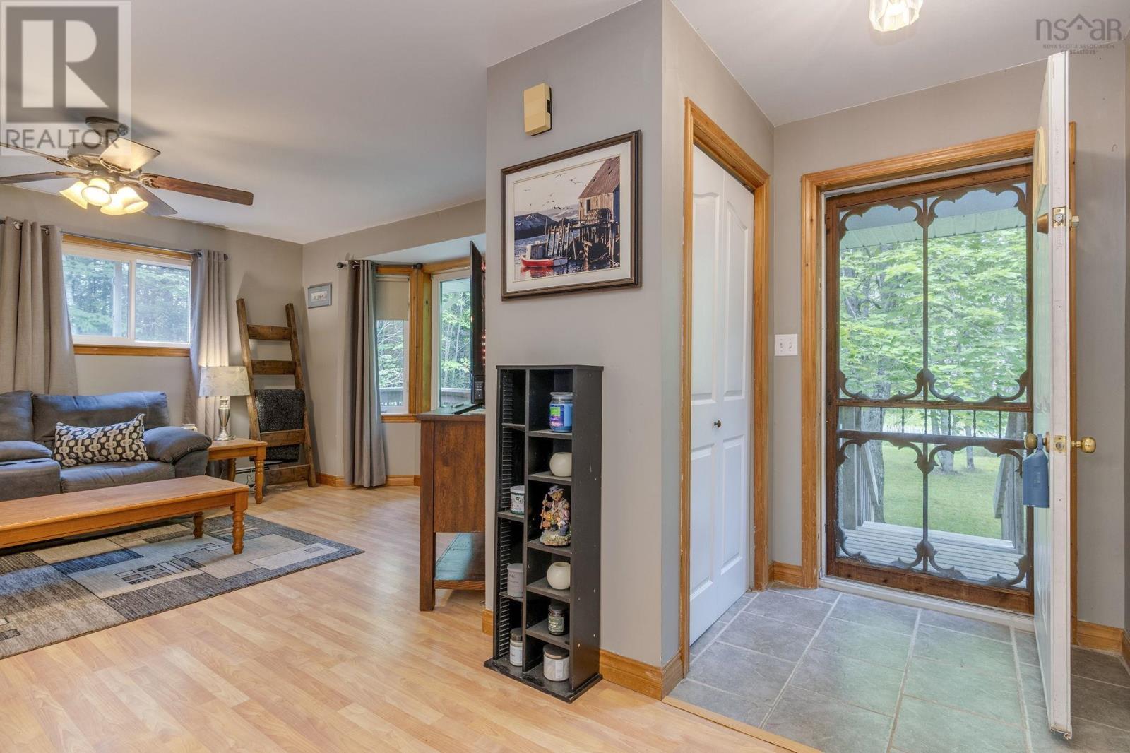 9 Pine Street Property Photo 5