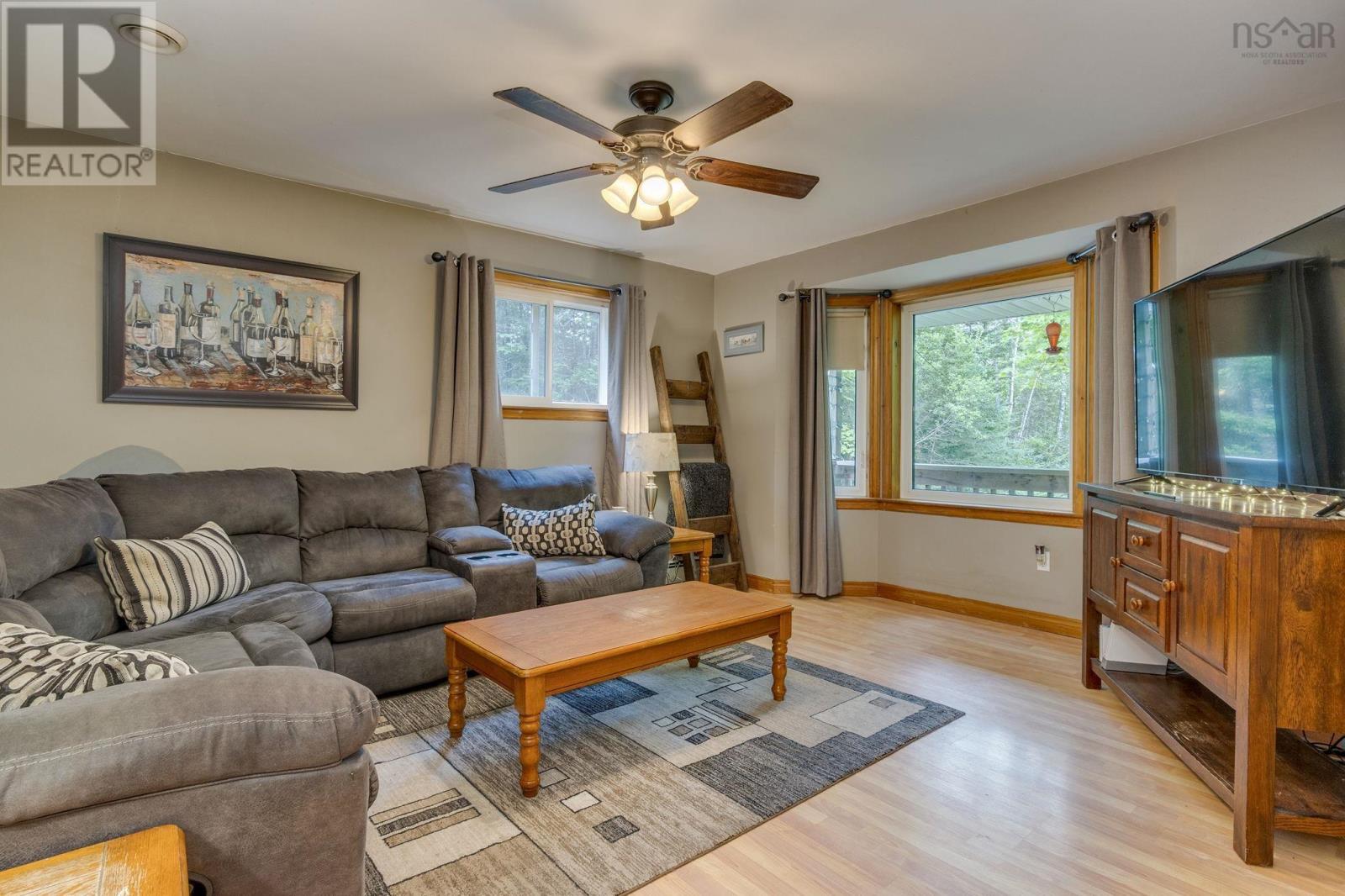 9 Pine Street Property Photo 7