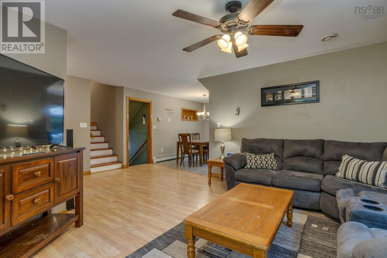 9 Pine Street Property Photo 8