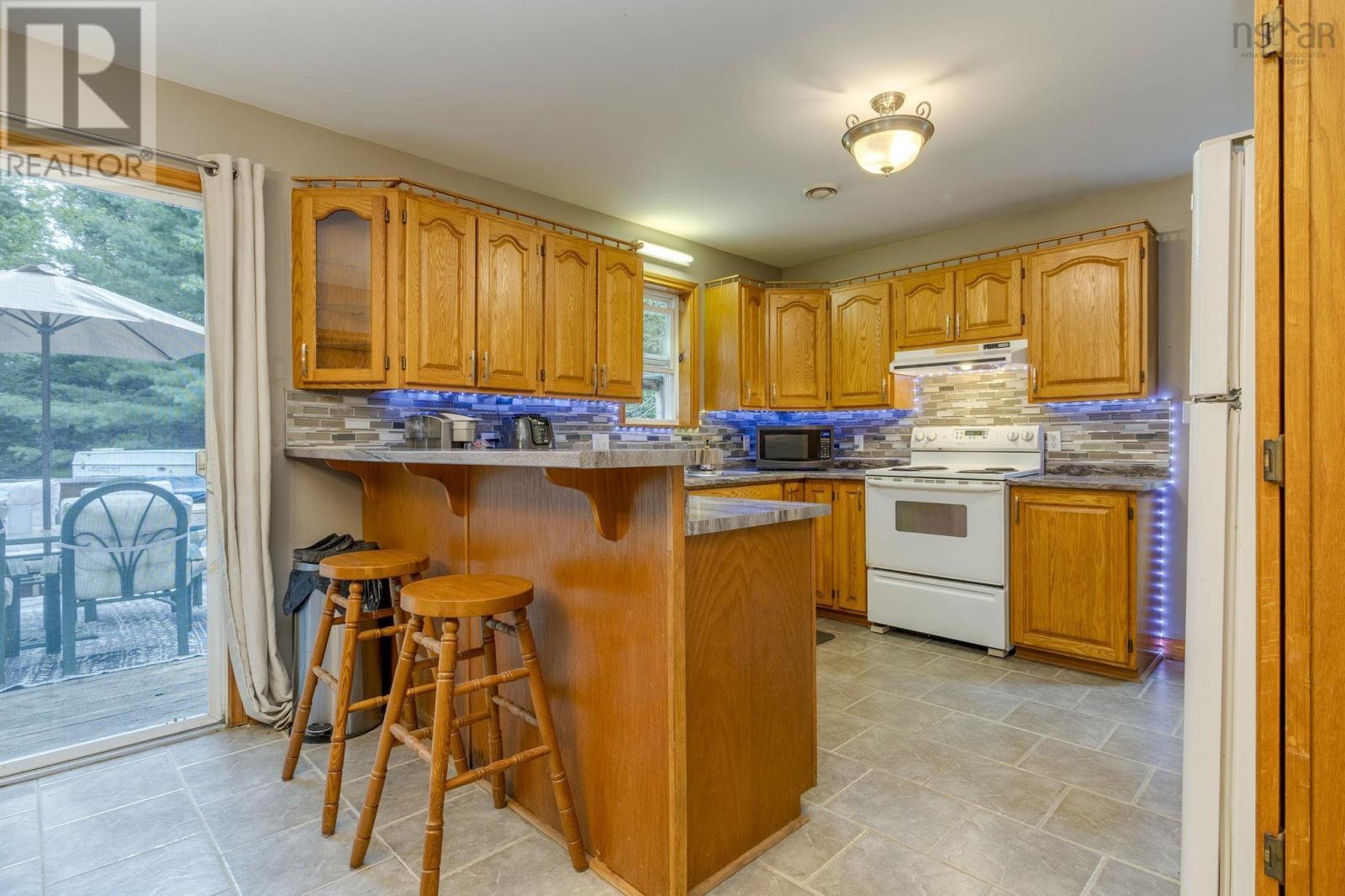 9 Pine Street Property Photo 11