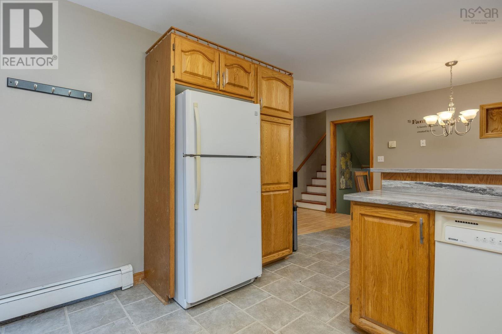 9 Pine Street Property Photo 14