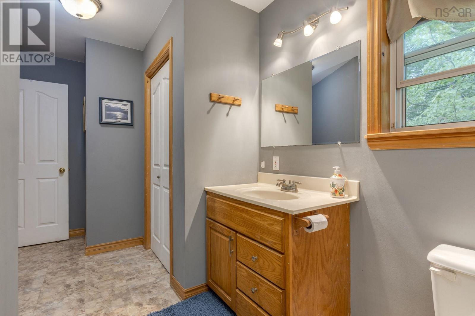 9 Pine Street Property Photo 20