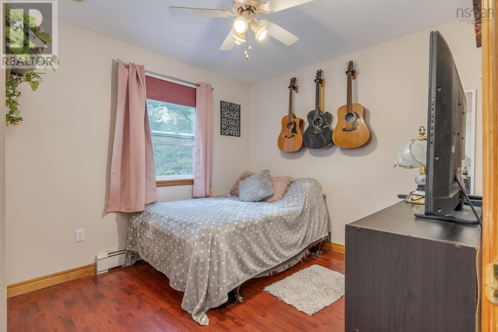 9 Pine Street Property Photo 21