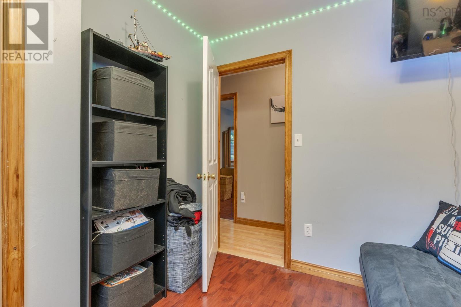 9 Pine Street Property Photo 25
