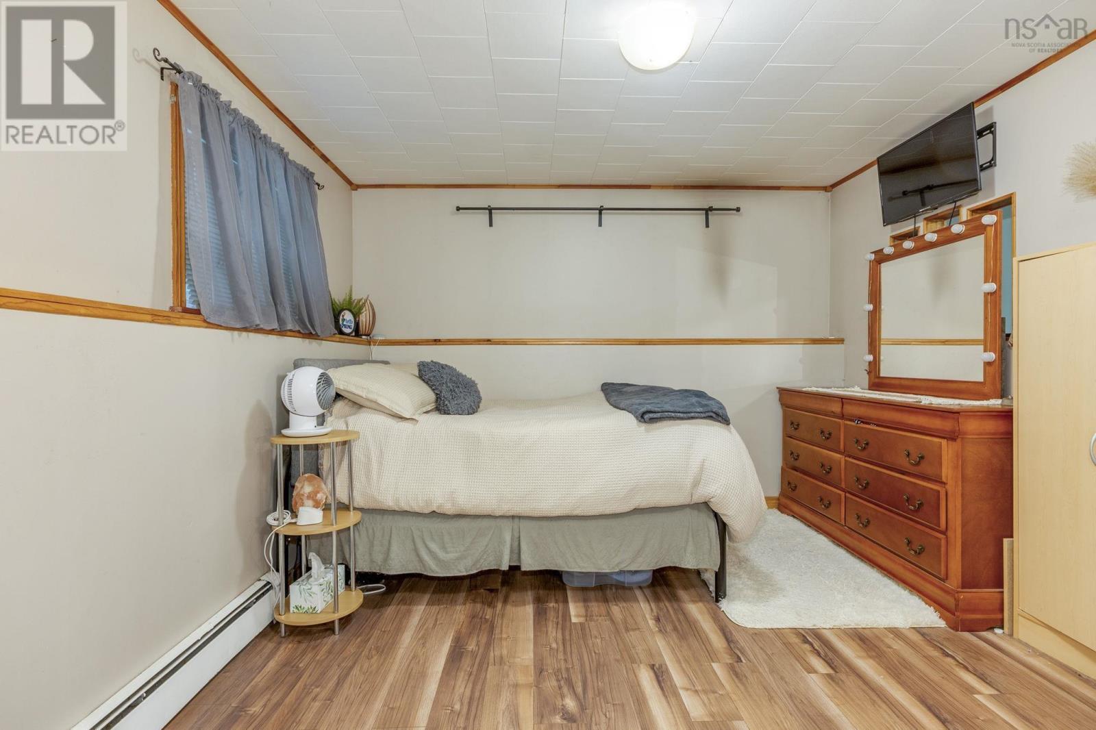 9 Pine Street Property Photo 32