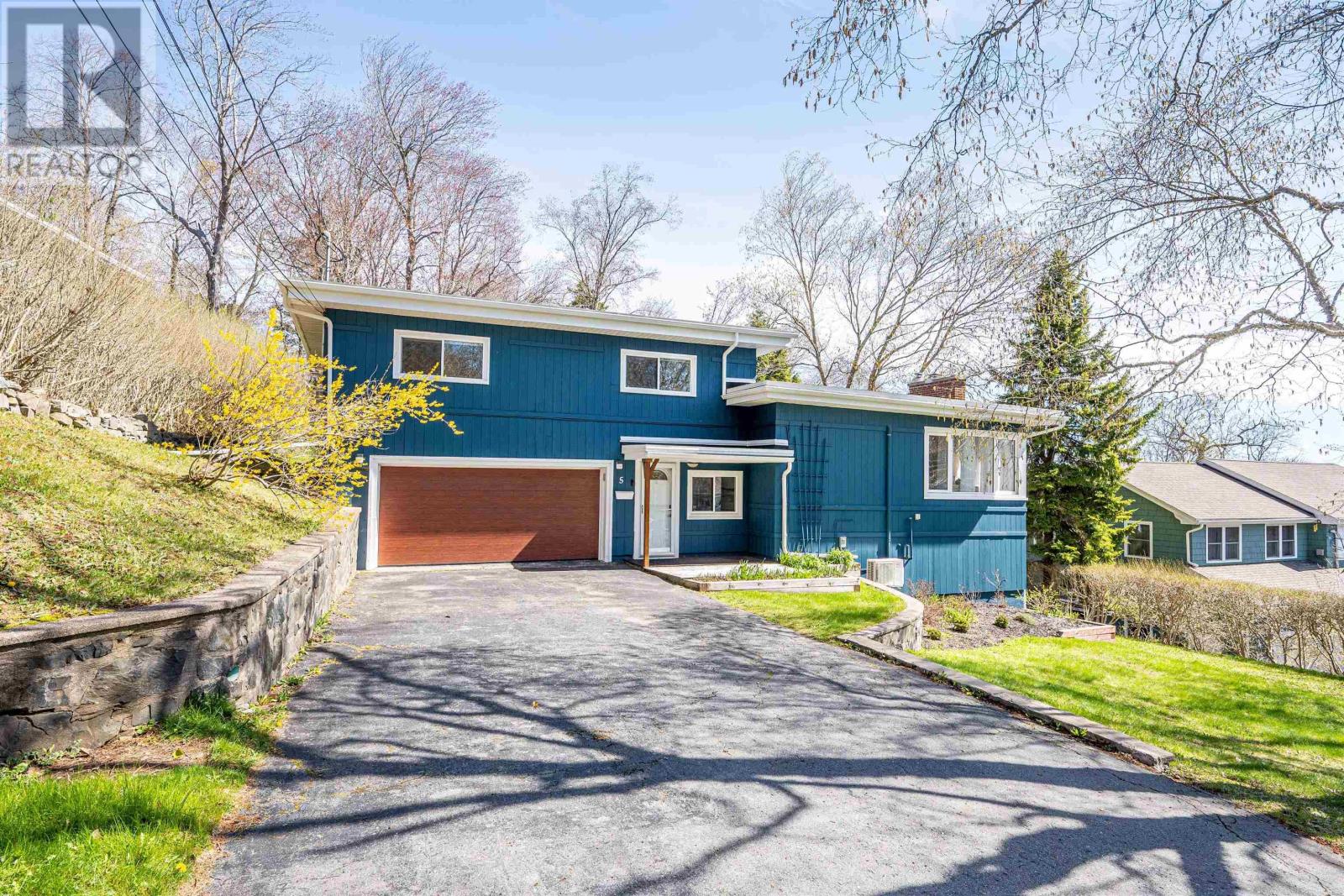 5 Wilson Boulevard Property Photo 1