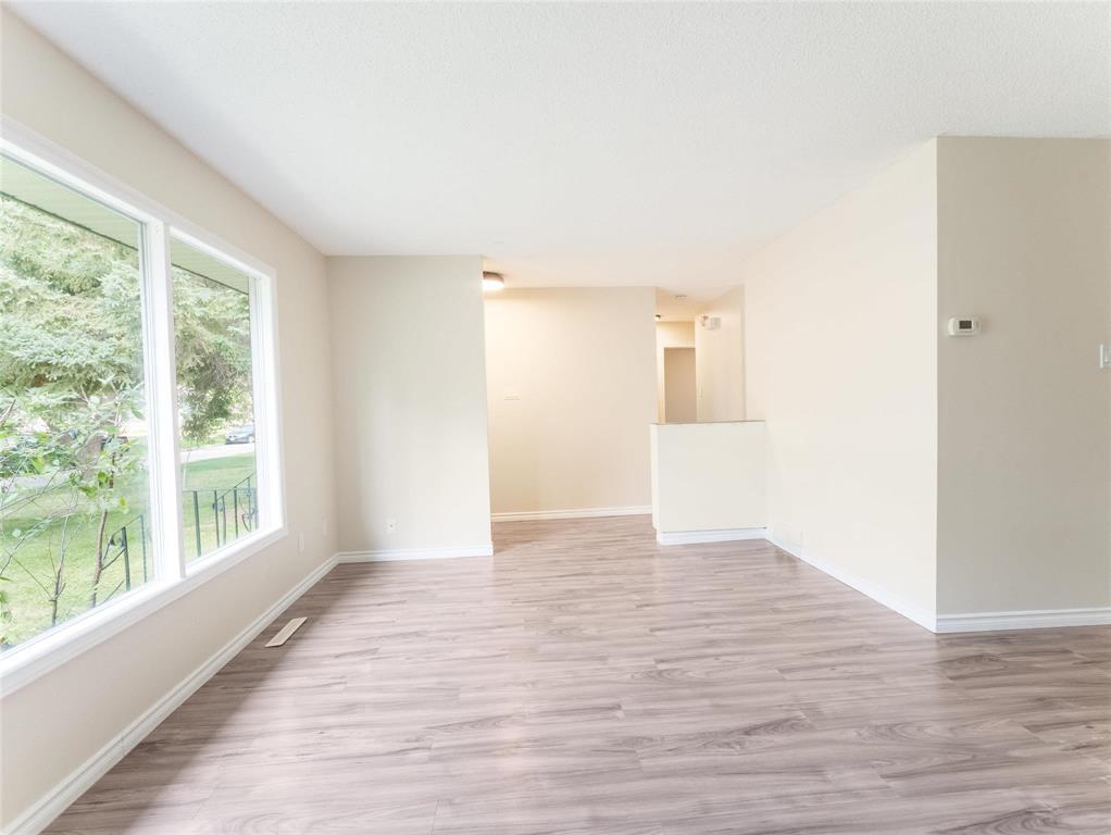 174 Hazelwood Crescent Property Photo 6