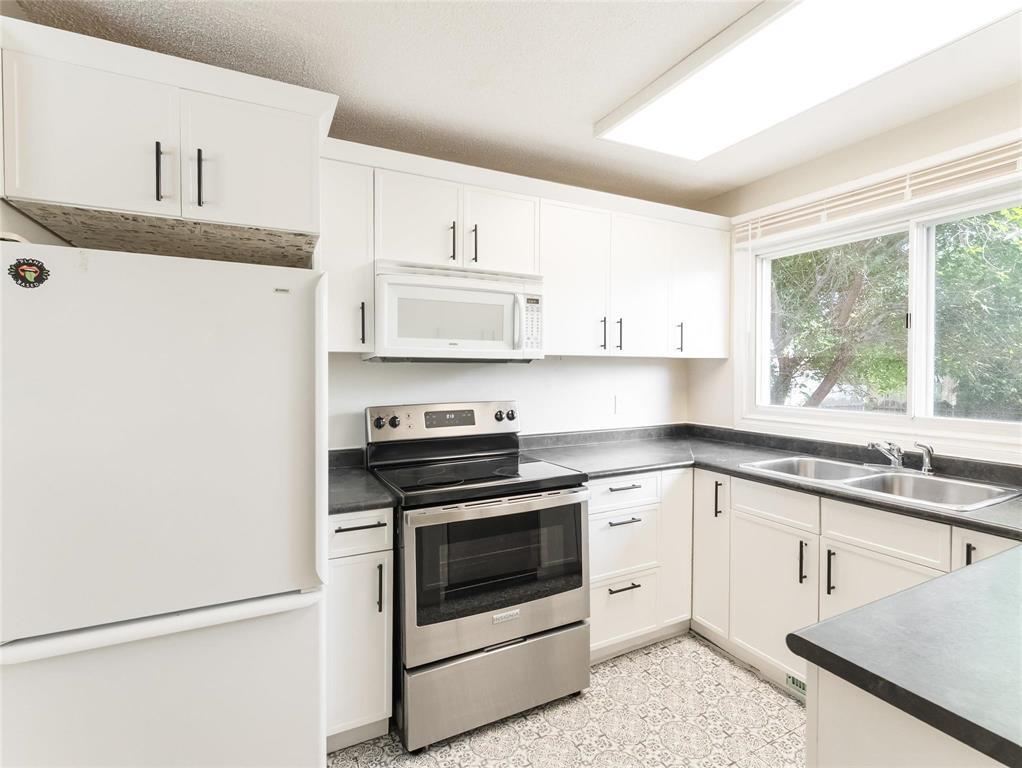 174 Hazelwood Crescent Property Photo 11