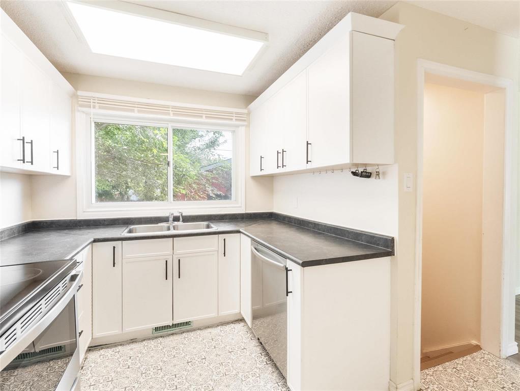 174 Hazelwood Crescent Property Photo 13