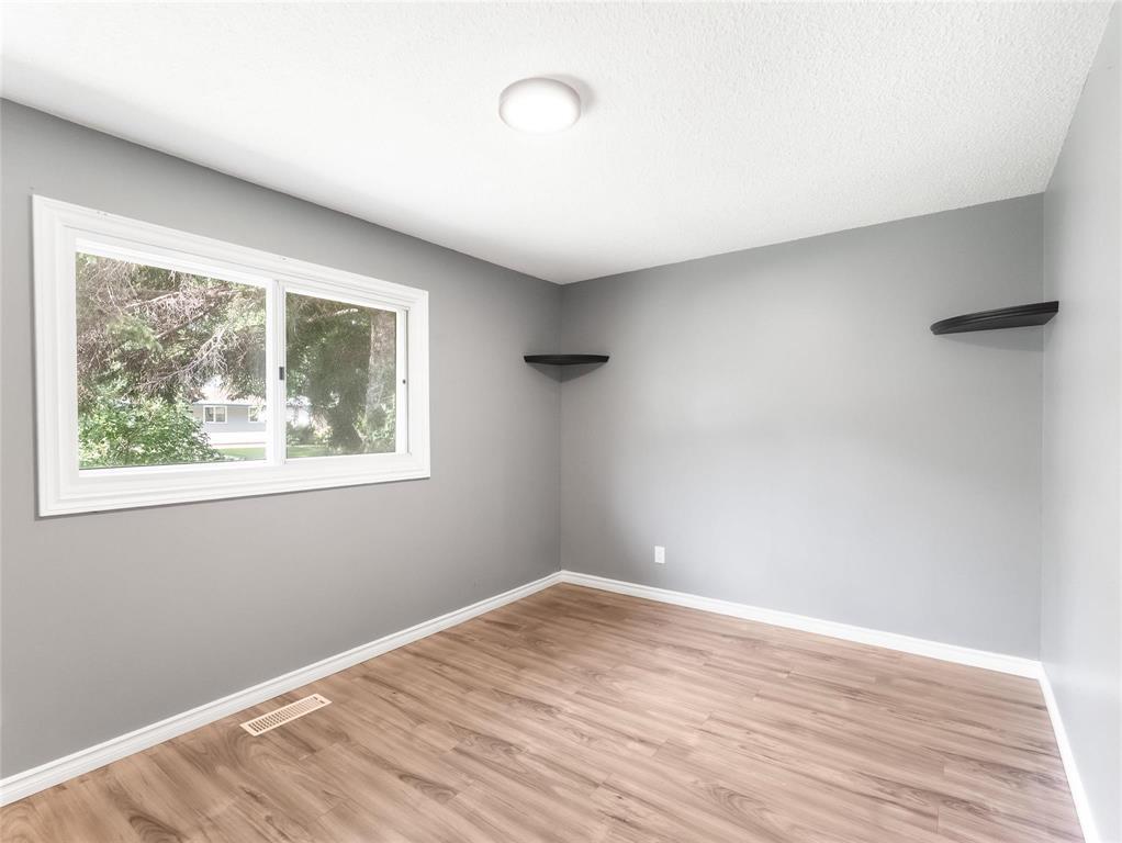 174 Hazelwood Crescent Property Photo 15