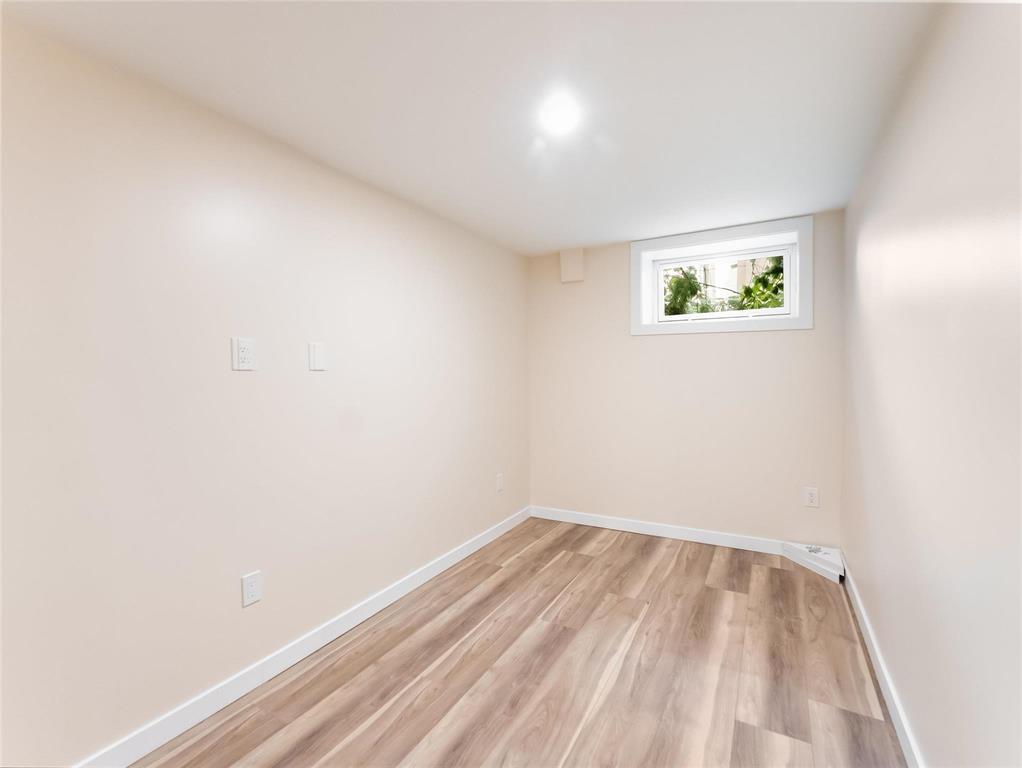 174 Hazelwood Crescent Property Photo 25