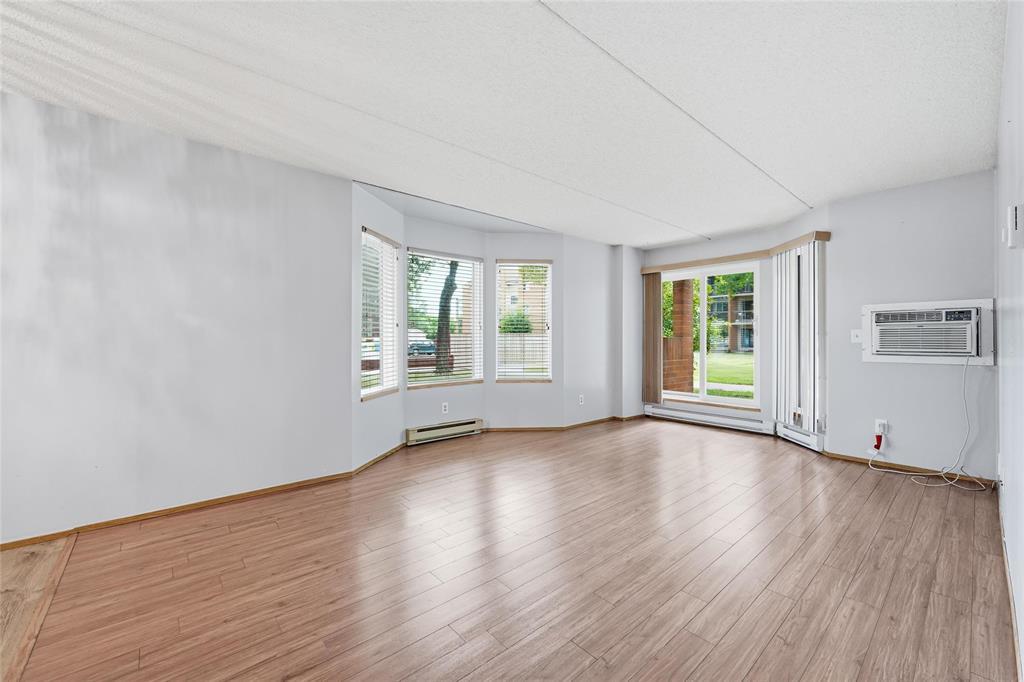 101 181 Watson Street Property Photo 11