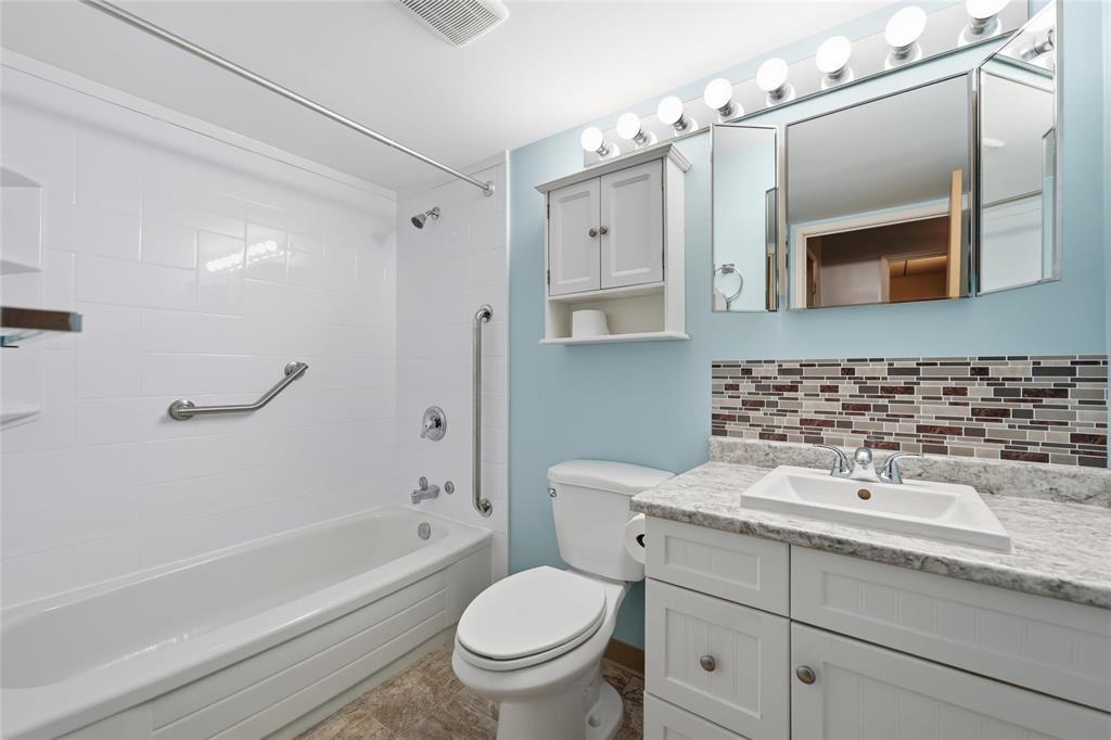 101 181 Watson Street Property Photo 15