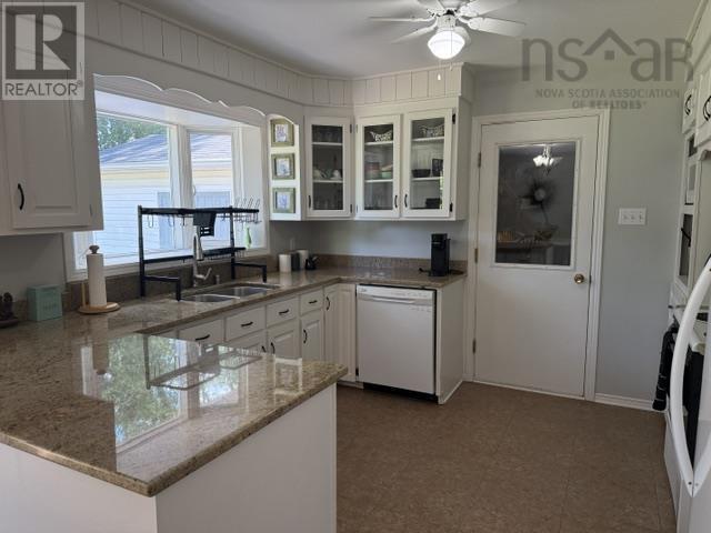 254 Hollingsworth Drive Property Photo 7