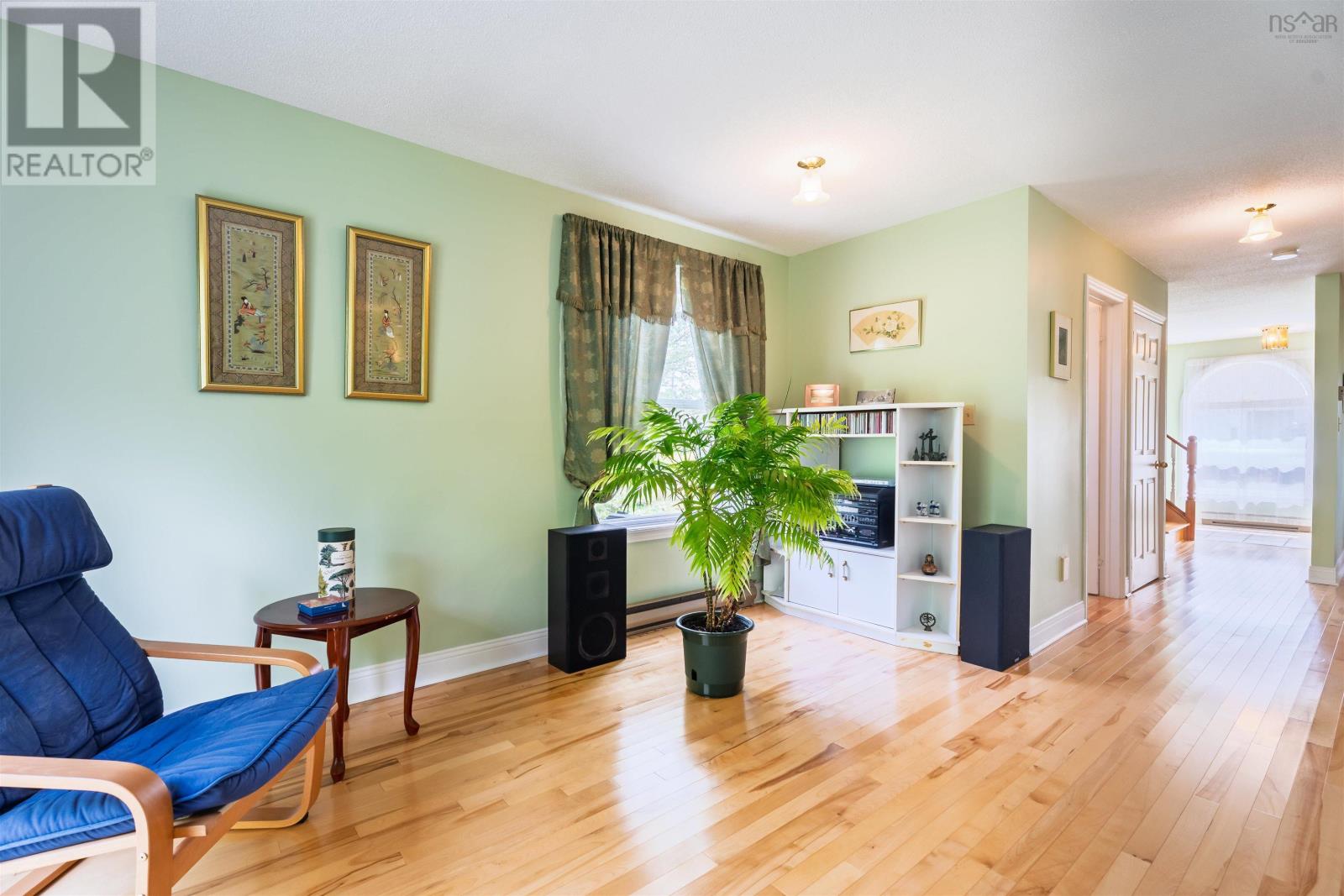 20 Governors Lake Drive Property Photo 6