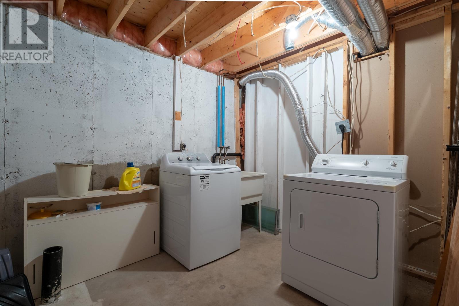 20 Governors Lake Drive Property Photo 25