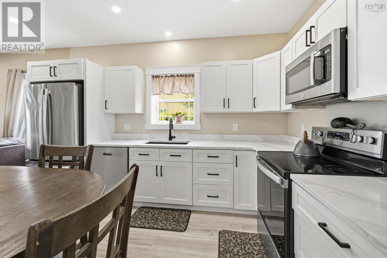 520 Truro Heights Road Property Photo 8