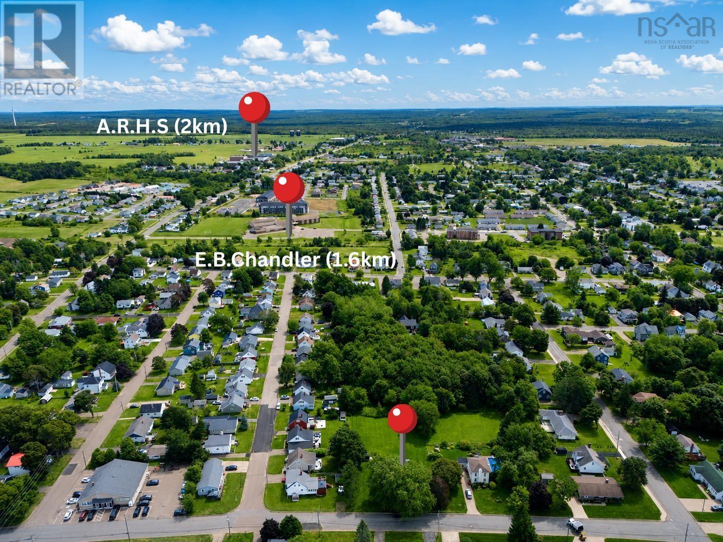 5 Elmwood Drive Property Photo 4