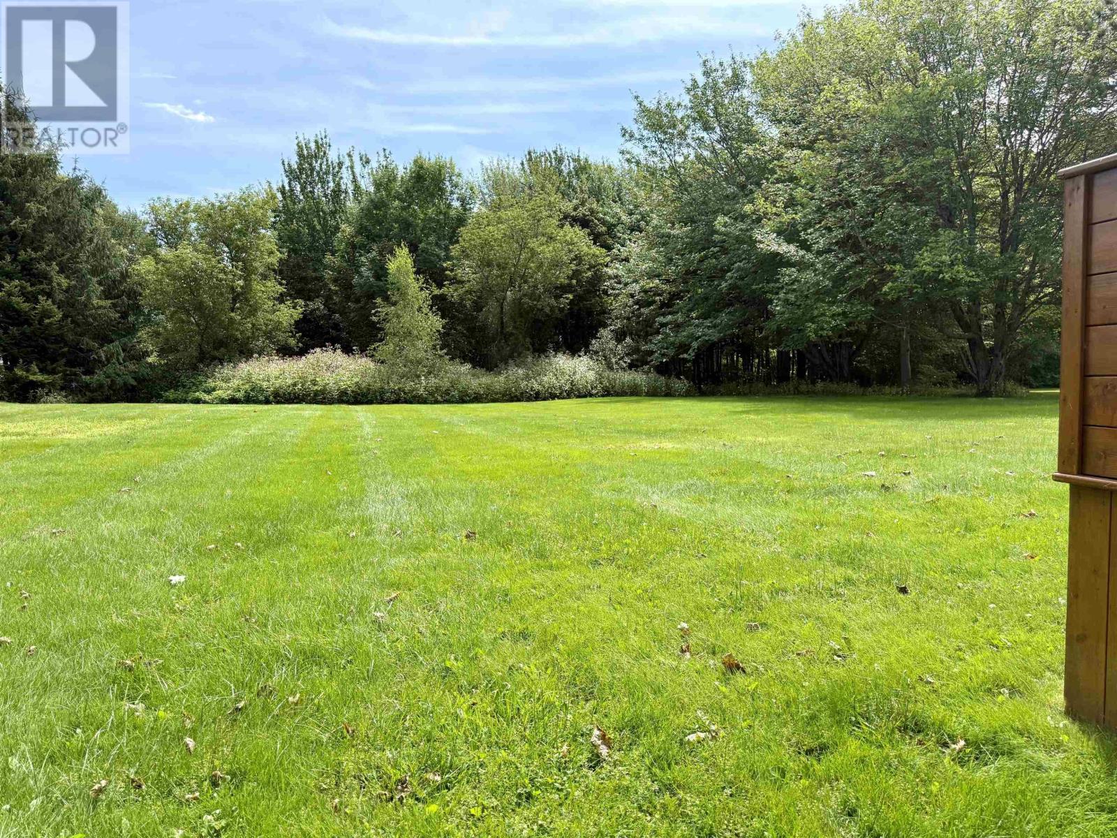 5 Elmwood Drive Property Photo 8