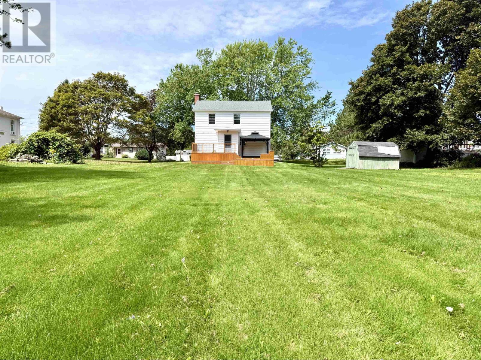 5 Elmwood Drive Property Photo 9
