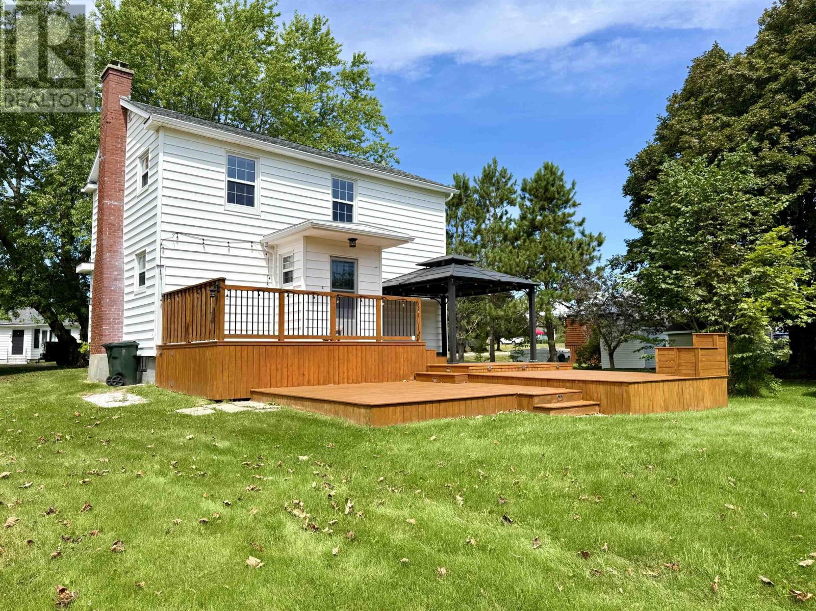 5 Elmwood Drive Property Photo 10