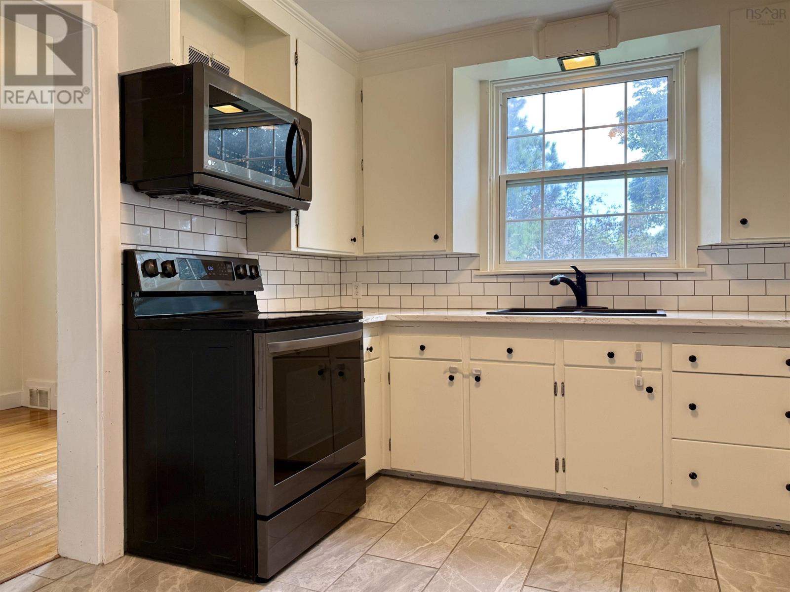 5 Elmwood Drive Property Photo 22