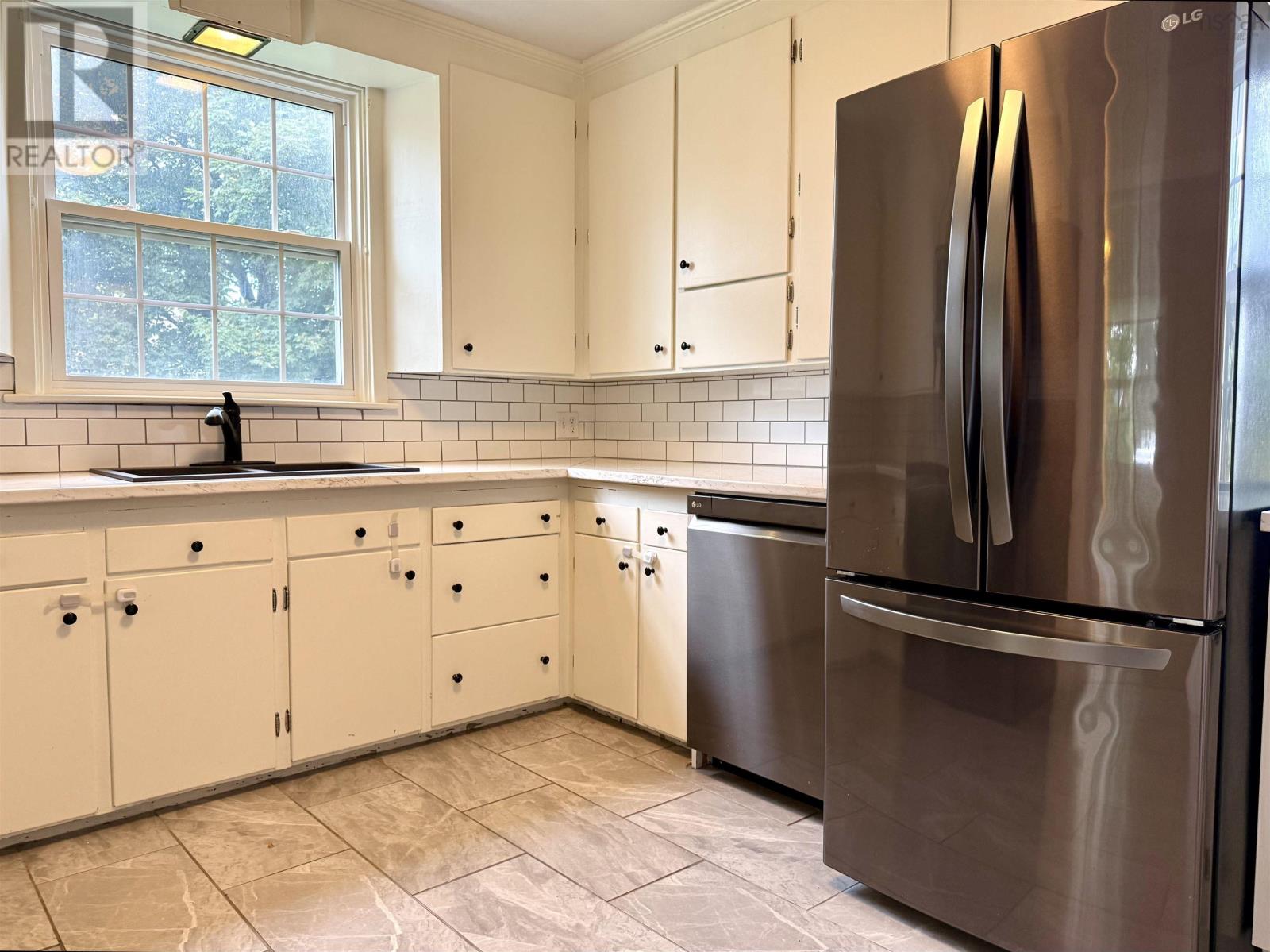 5 Elmwood Drive Property Photo 23