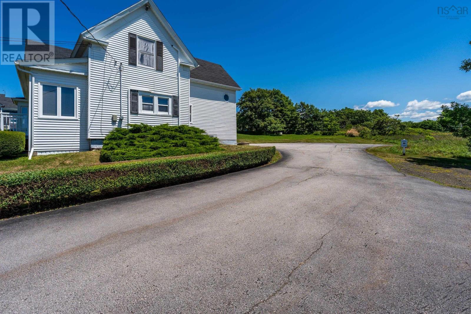 3300 Highway 1 Property Photo 15