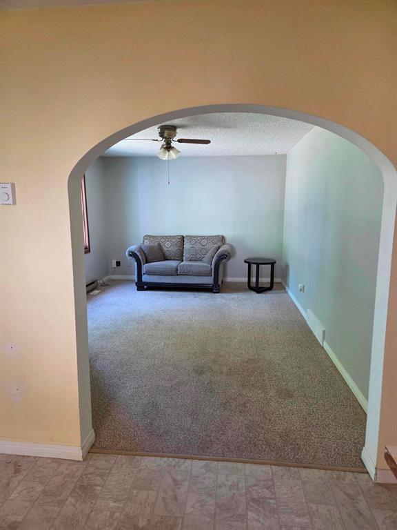 28 Crystal Avenue W Property Photo 4