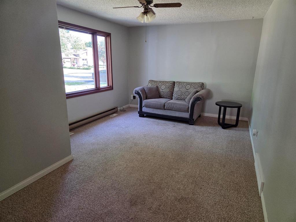 28 Crystal Avenue W Property Photo 5