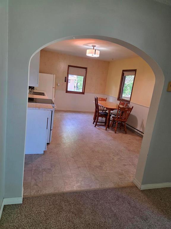28 Crystal Avenue W Property Photo 6