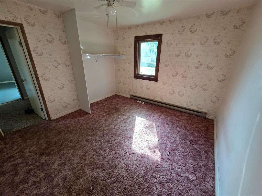 28 Crystal Avenue W Property Photo 12
