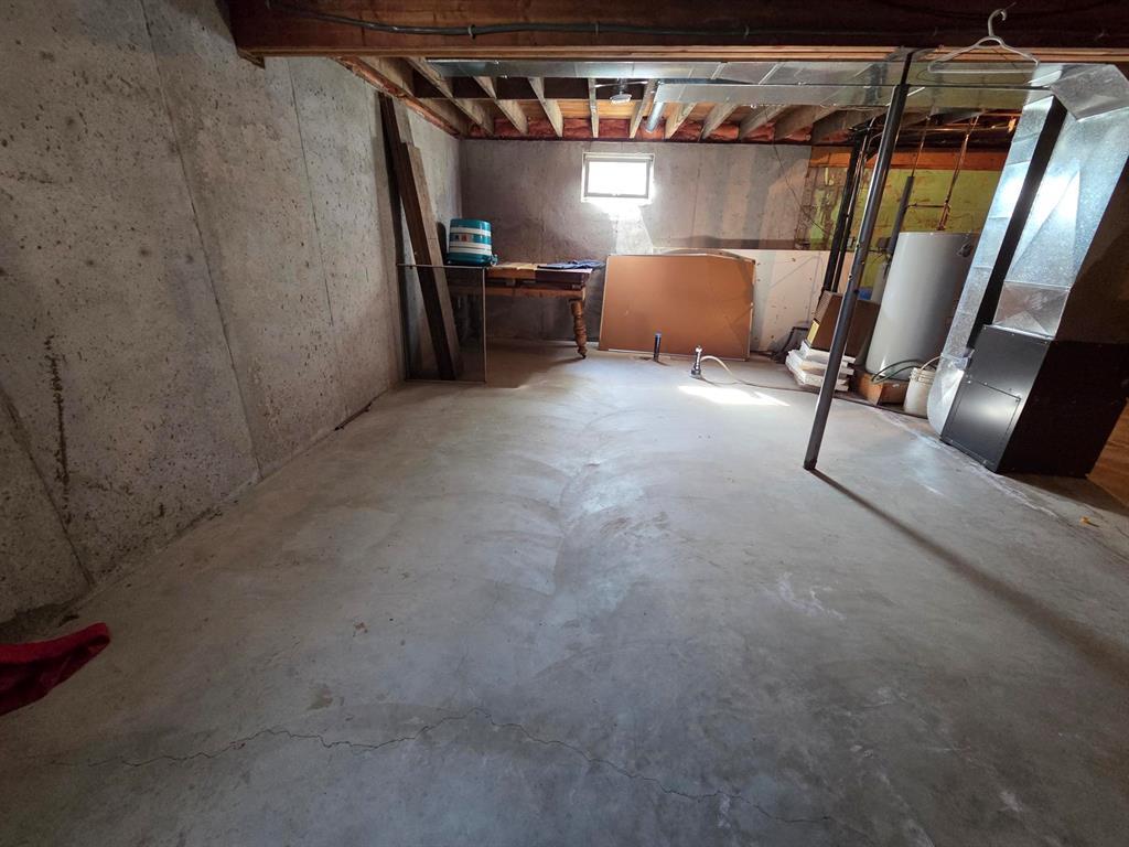 28 Crystal Avenue W Property Photo 15
