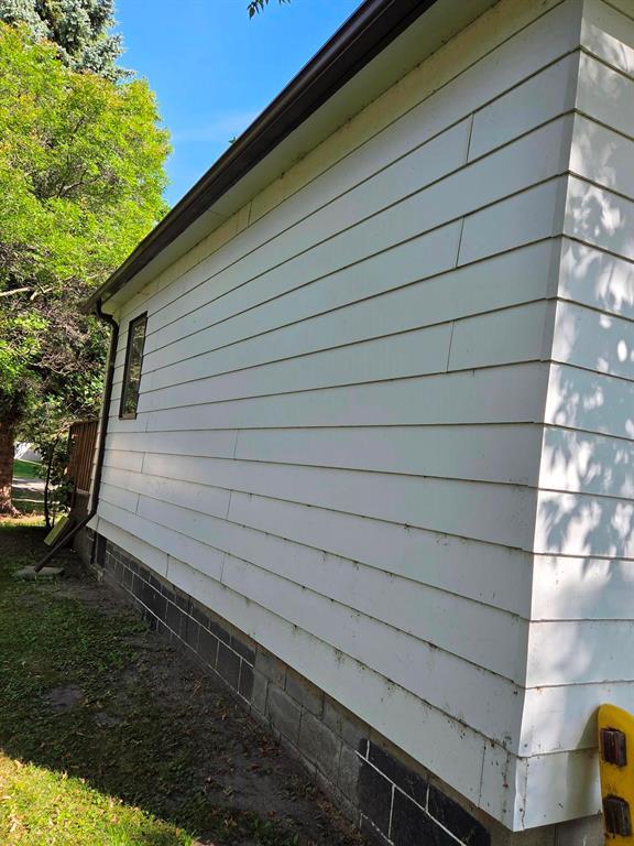 28 Crystal Avenue W Property Photo 18
