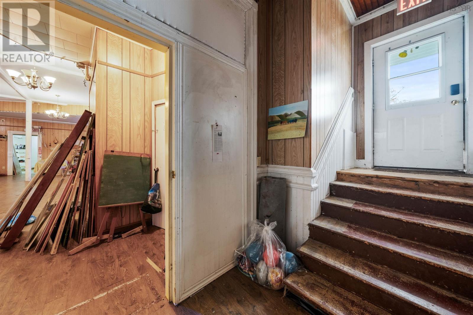 171 Queen Street Property Photo 23