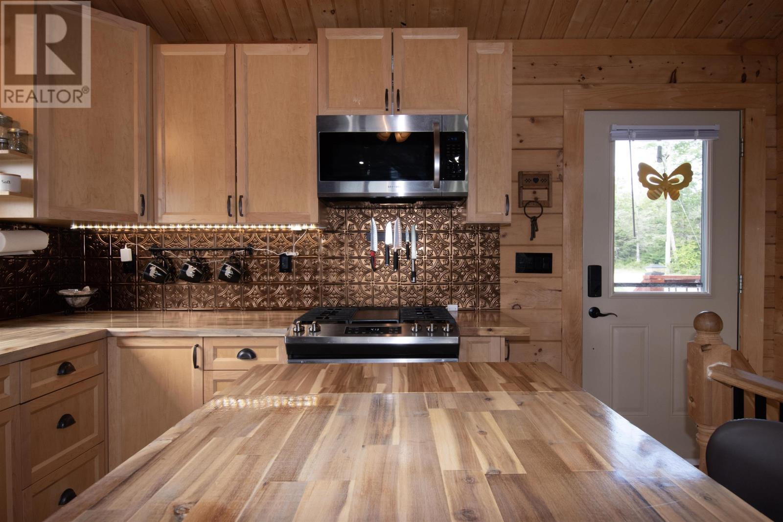 2250 Sandy Point Road Property Photo 8