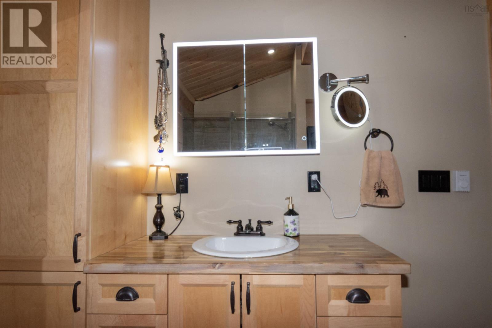 2250 Sandy Point Road Property Photo 21