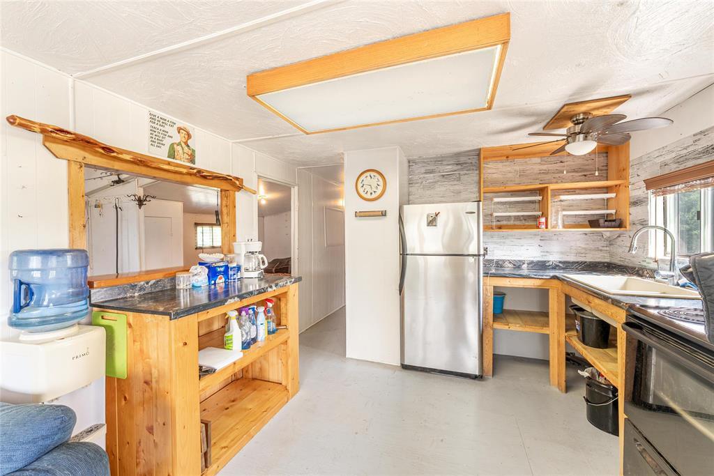 98083 39 Road E Property Photo 14