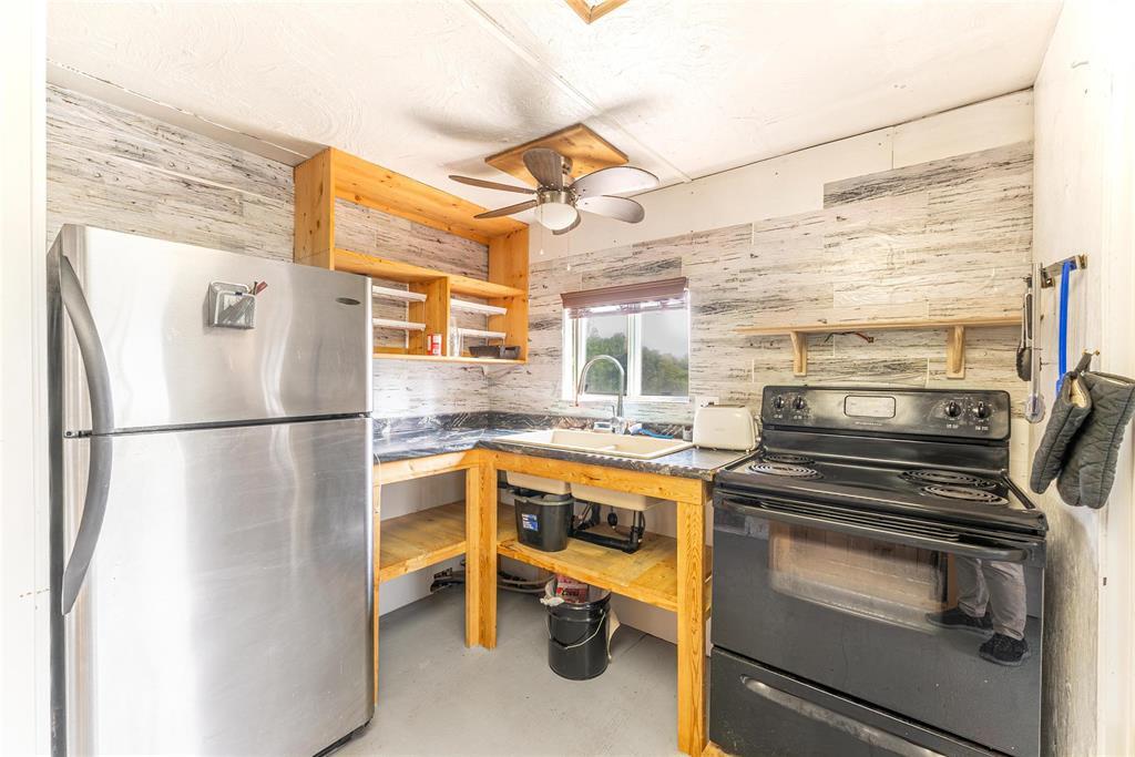 98083 39 Road E Property Photo 17