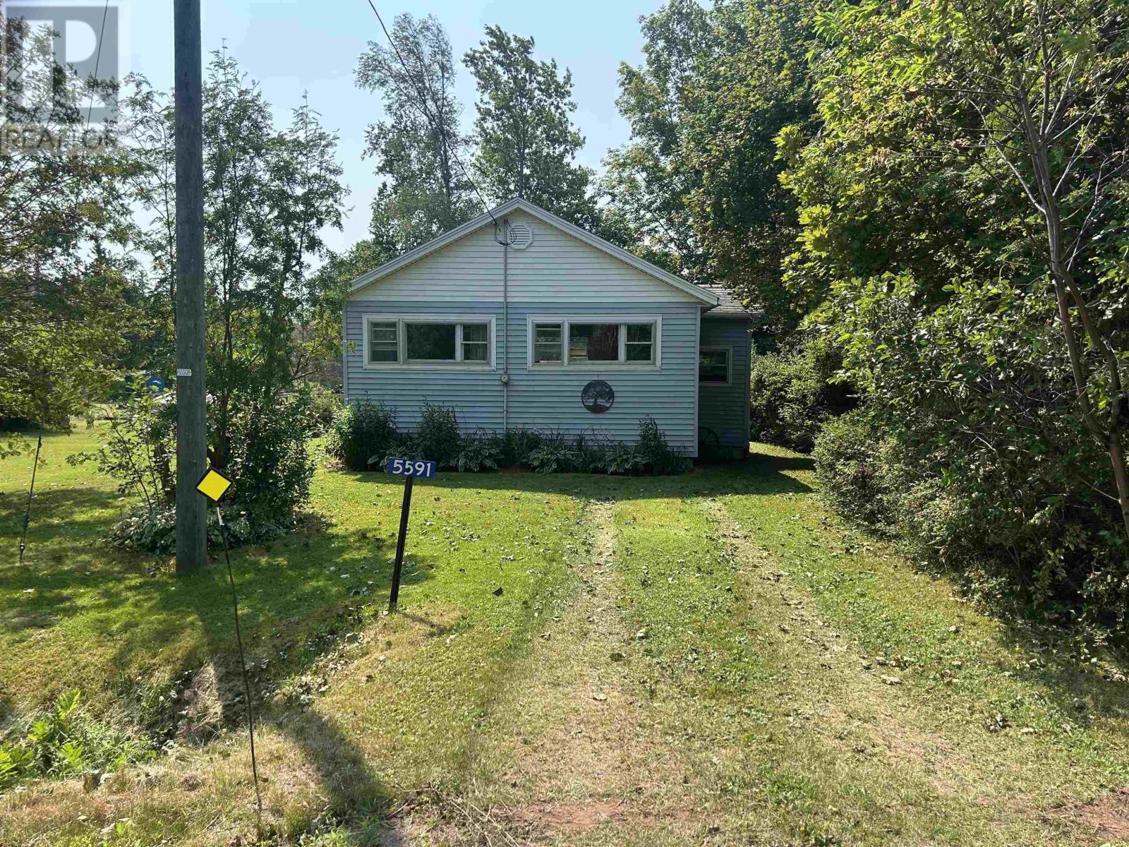5591 Dundee Road Property Photo 1