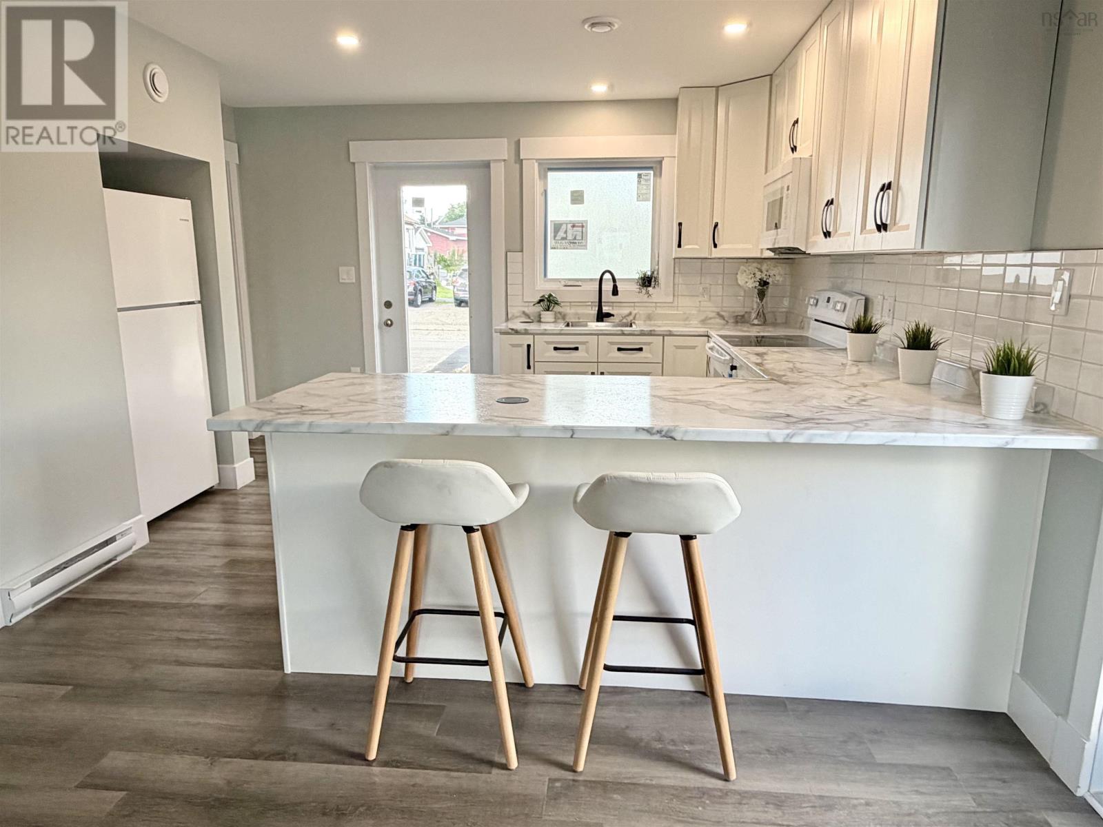 100 Maloney Street