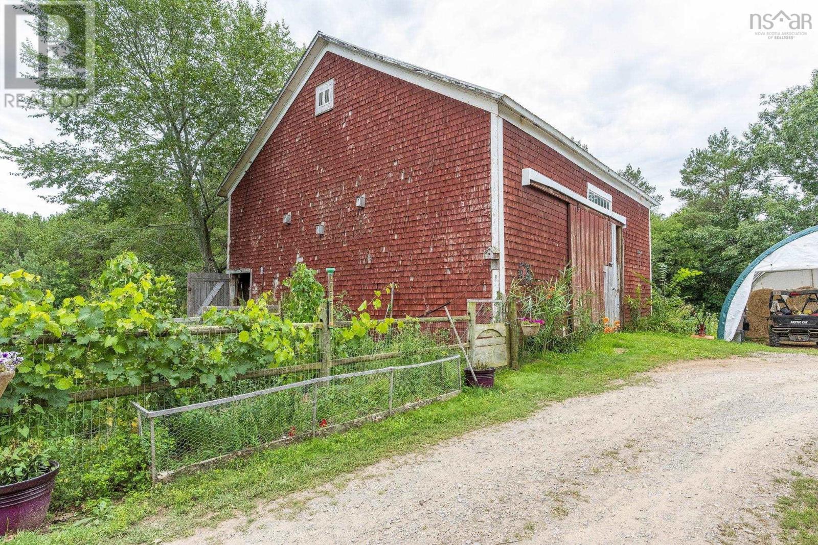 1022 Ward Road Property Photo 5