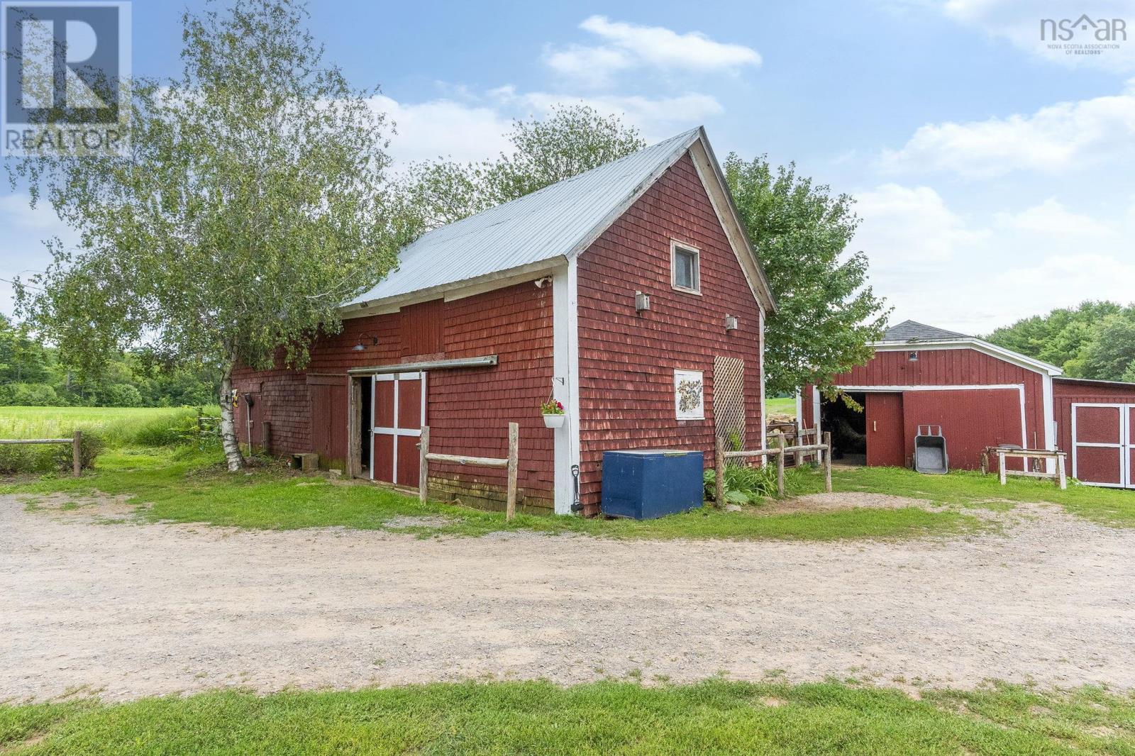 1022 Ward Road Property Photo 6