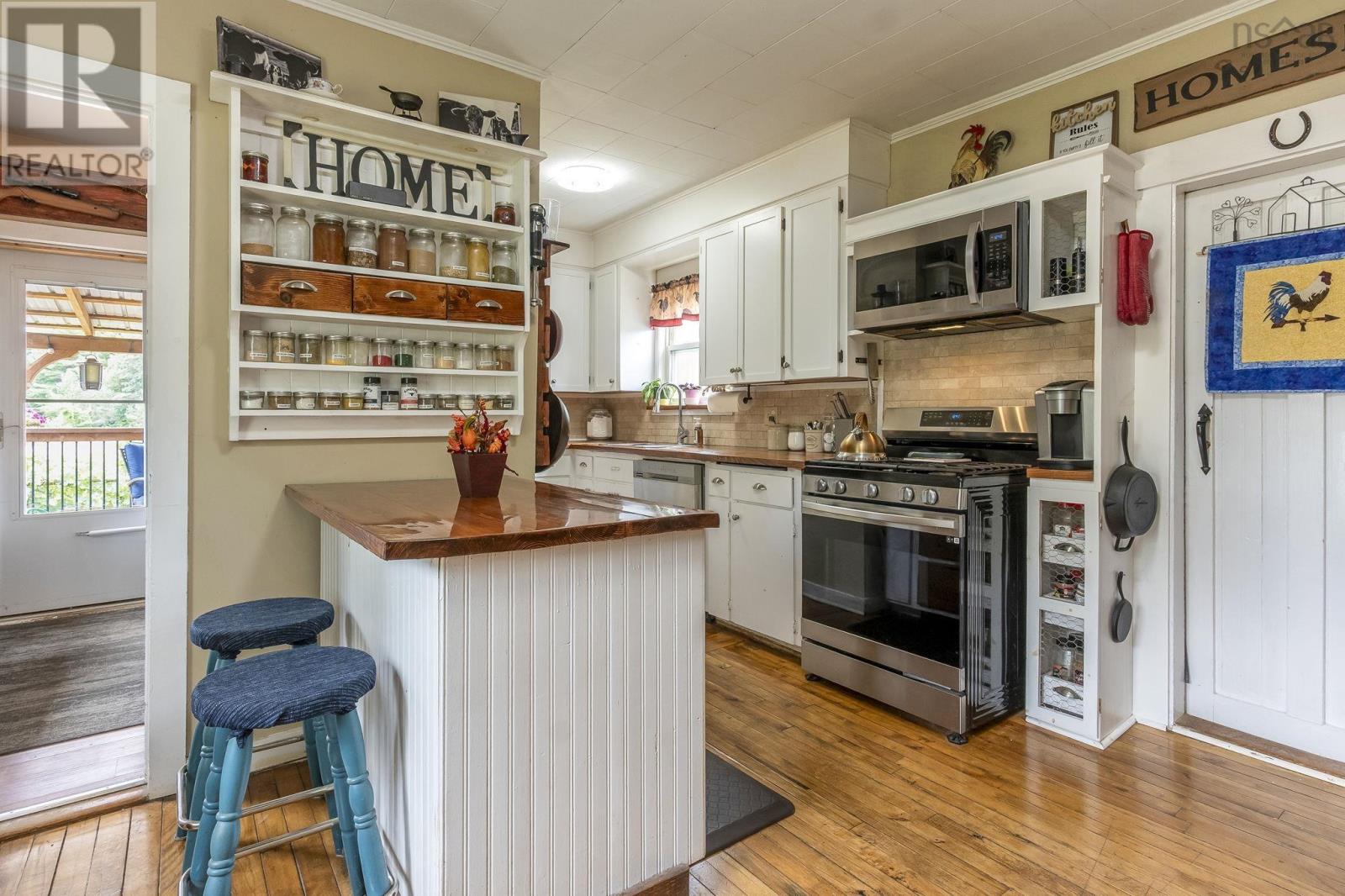 1022 Ward Road Property Photo 13