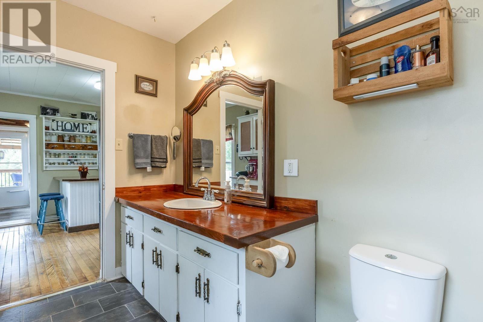 1022 Ward Road Property Photo 18